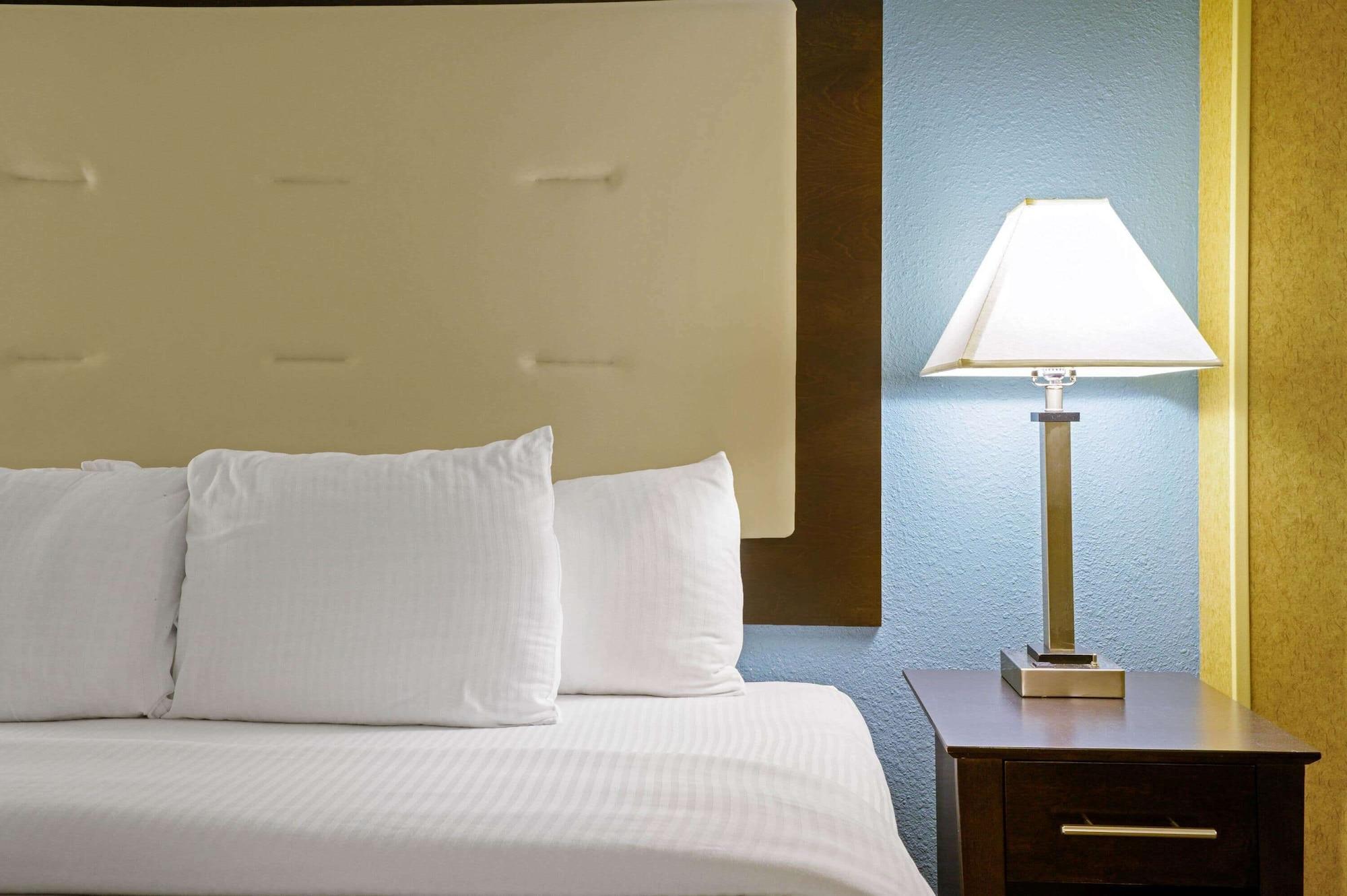La Quinta Inn By Wyndham Columbia Se Fort Jackson Zewnętrze zdjęcie